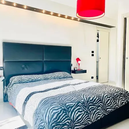 Penthouse De Charme Holiday home *